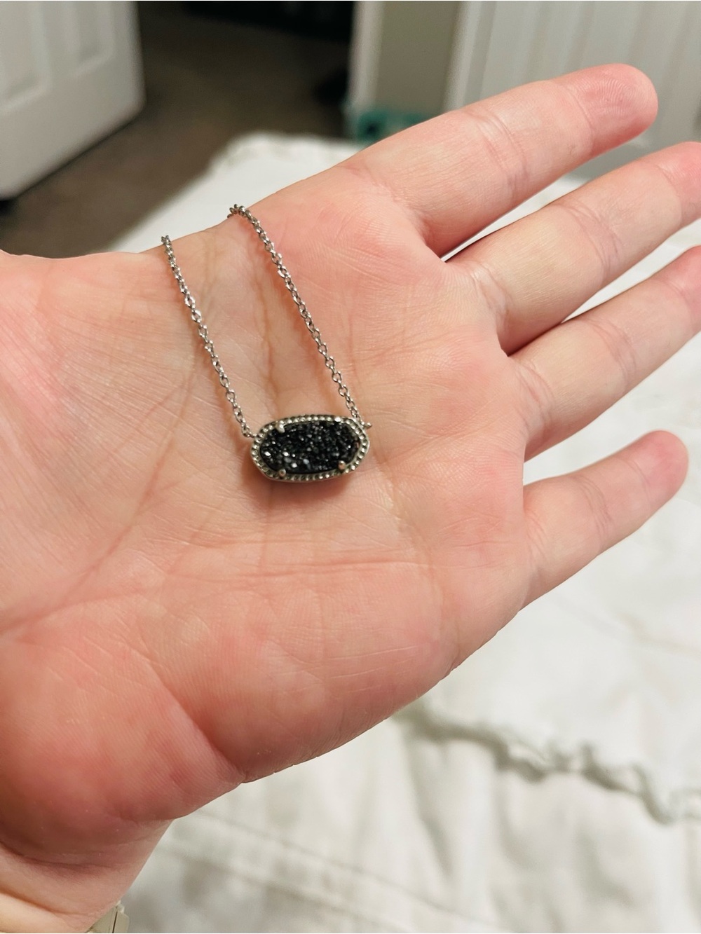 Kendra Scott necklace